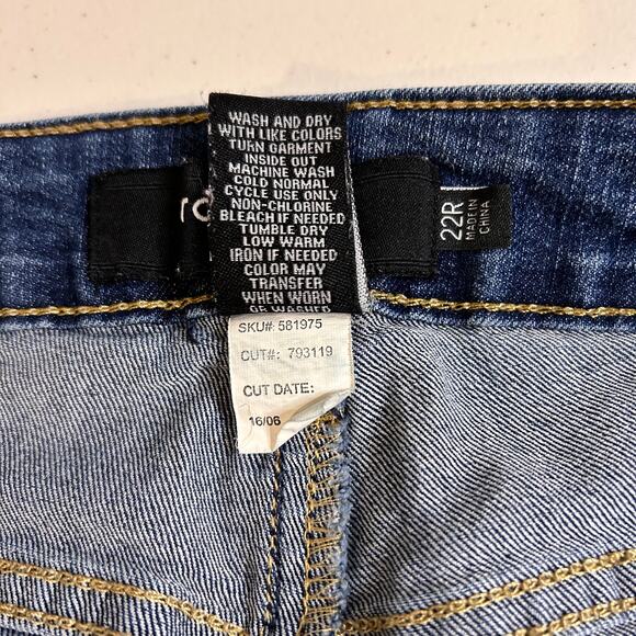 Torrid Jeans Blue Denim Straight Leg Womens Size 22R - Picture 4 of 13